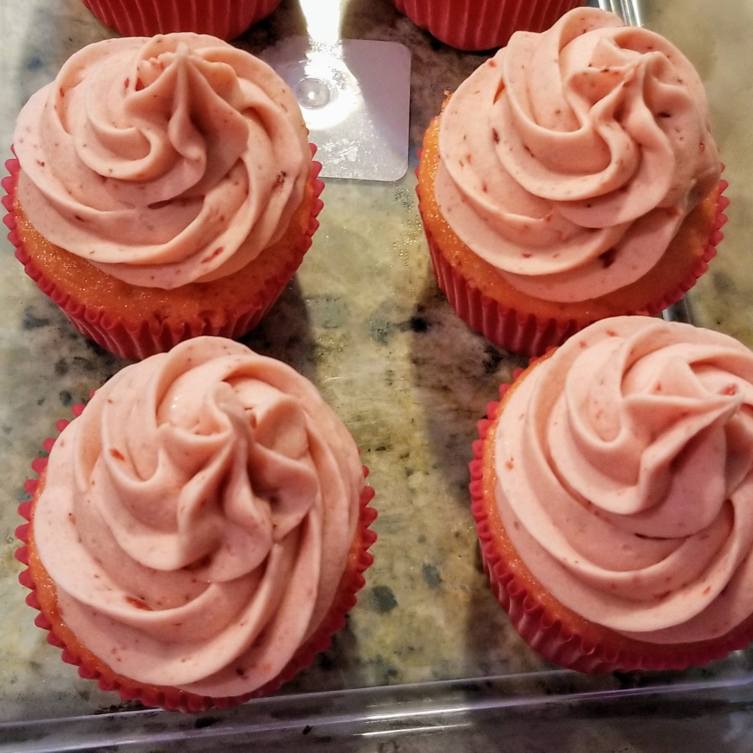 Strawberry Cupcakes With Stawberry Buttercream Icing